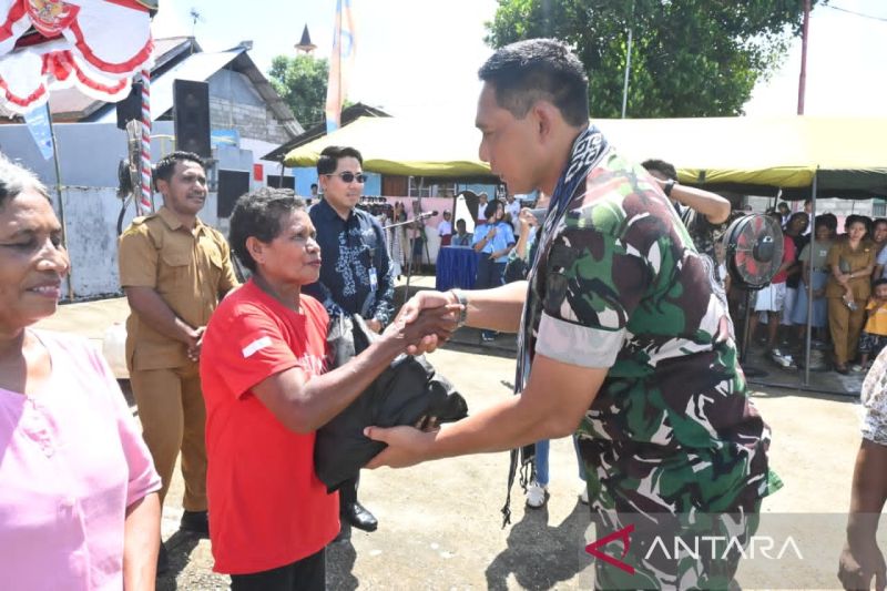 Lanud Pattimura buka bazar murah tingkatkan daya saing UMKM lokal