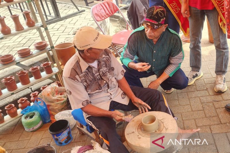 Anggota dewan: Potensi kerajinan Kendal harus didukung pemasaran