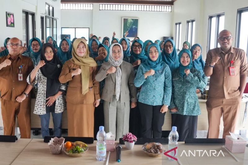 Wali Kota Mojokerto ajak PKK kembangkan ekonomi kreatif lewat membatik