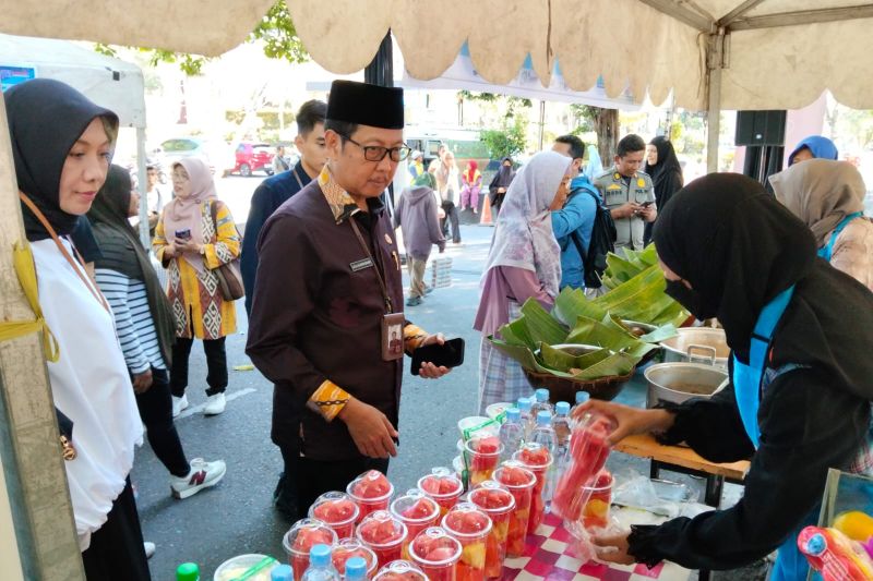 Puluhan UMKM Mataram semarakkan bazar sambut Hari Koperasi ke-79